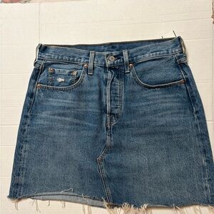 Levi's High Rise Deconstructed Denim Mini Skirt S58022 Medium Wash Size 30